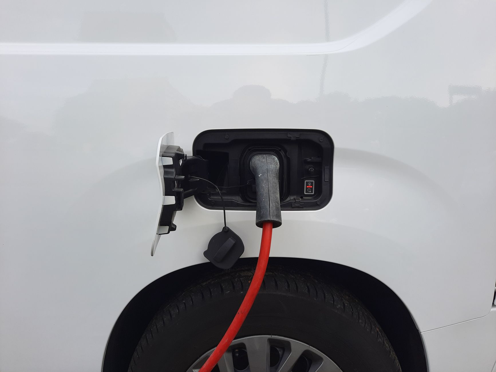All-Wheel Drive Electric Vehicles: Powering Sustainable Mobility Forward