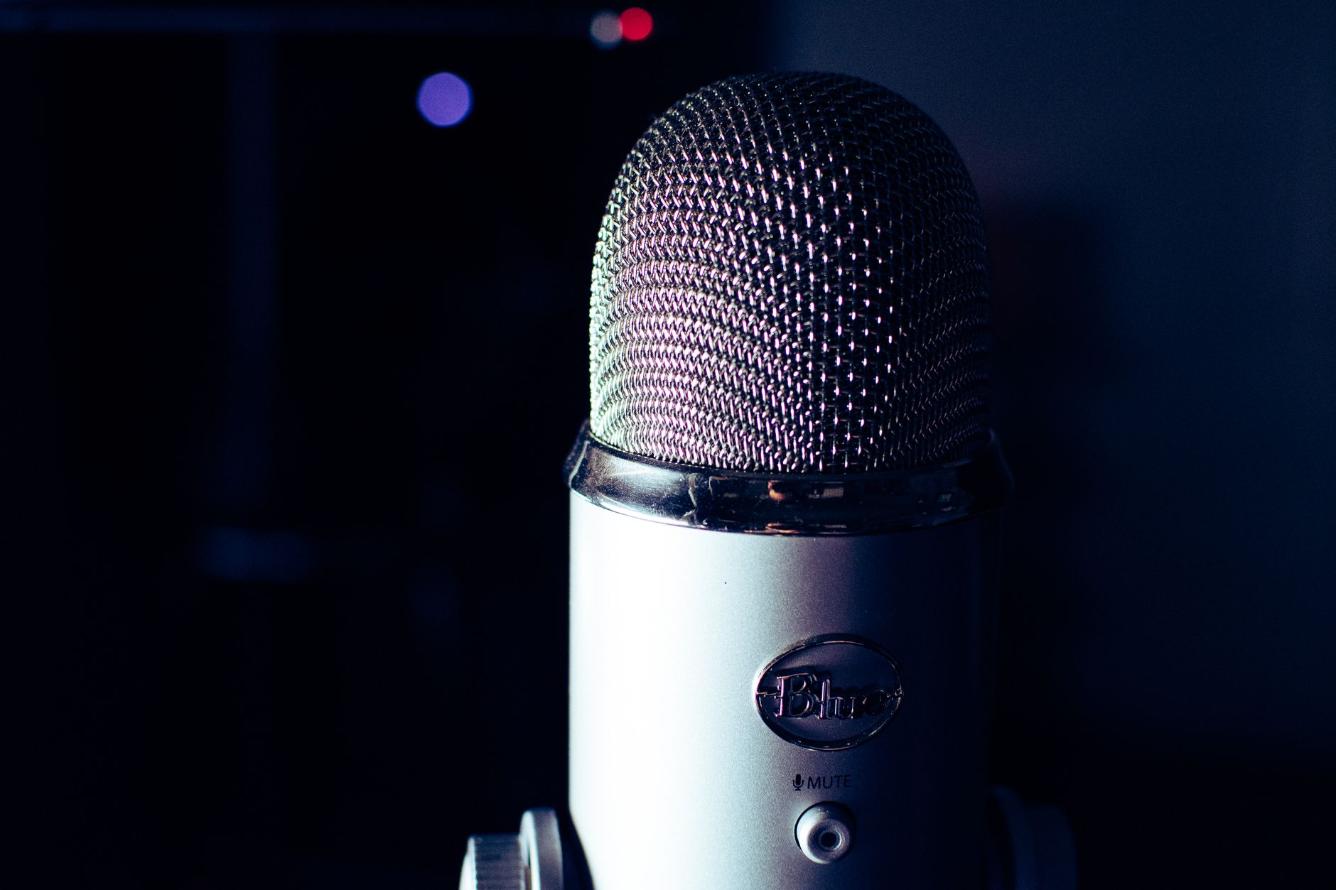 Navigate Digital Noise: Attention Management in the AI Era (2026)