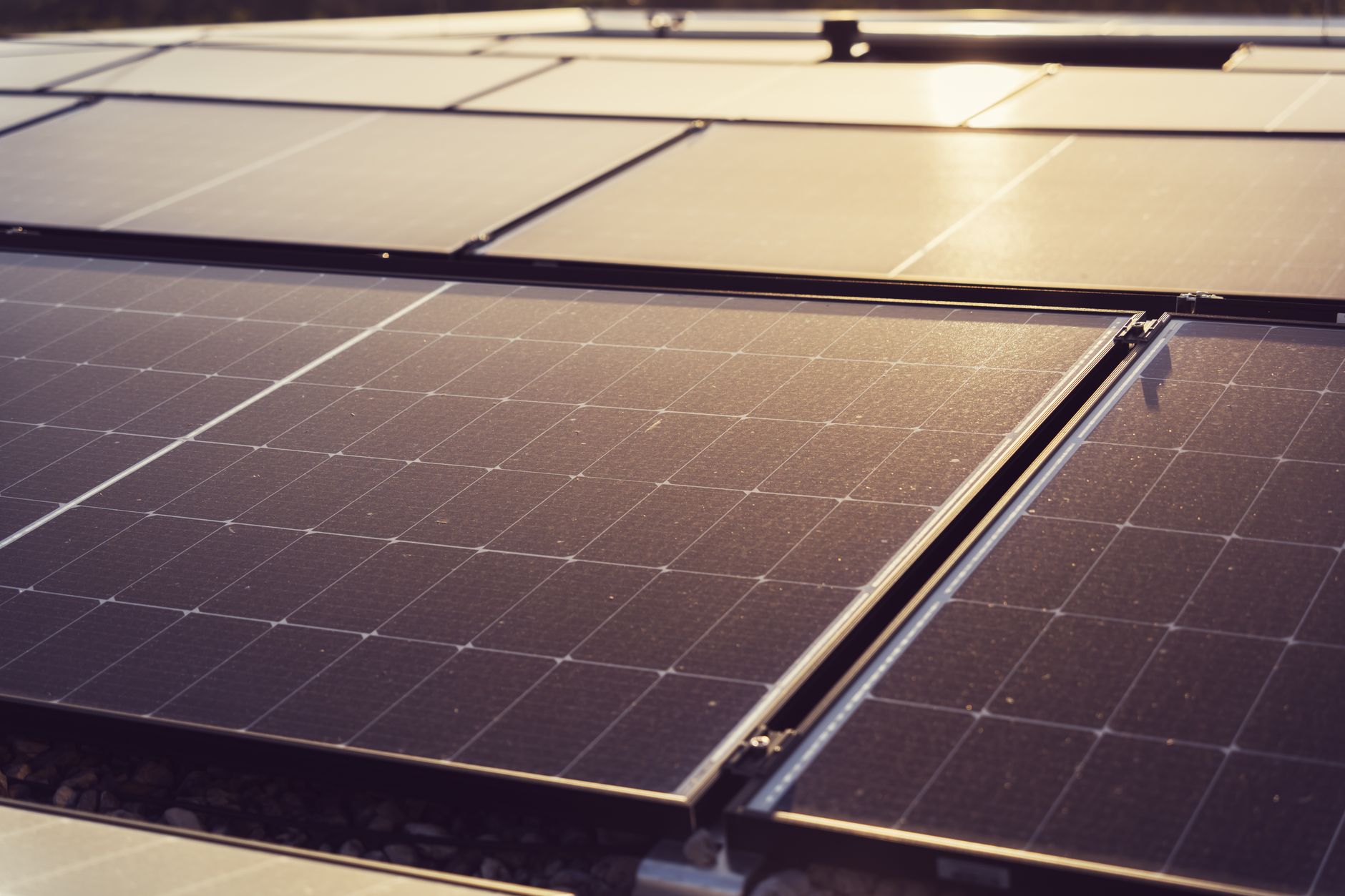 Off-Grid Solar Energy Battery Storage: Cost, ROI & Installation Guide