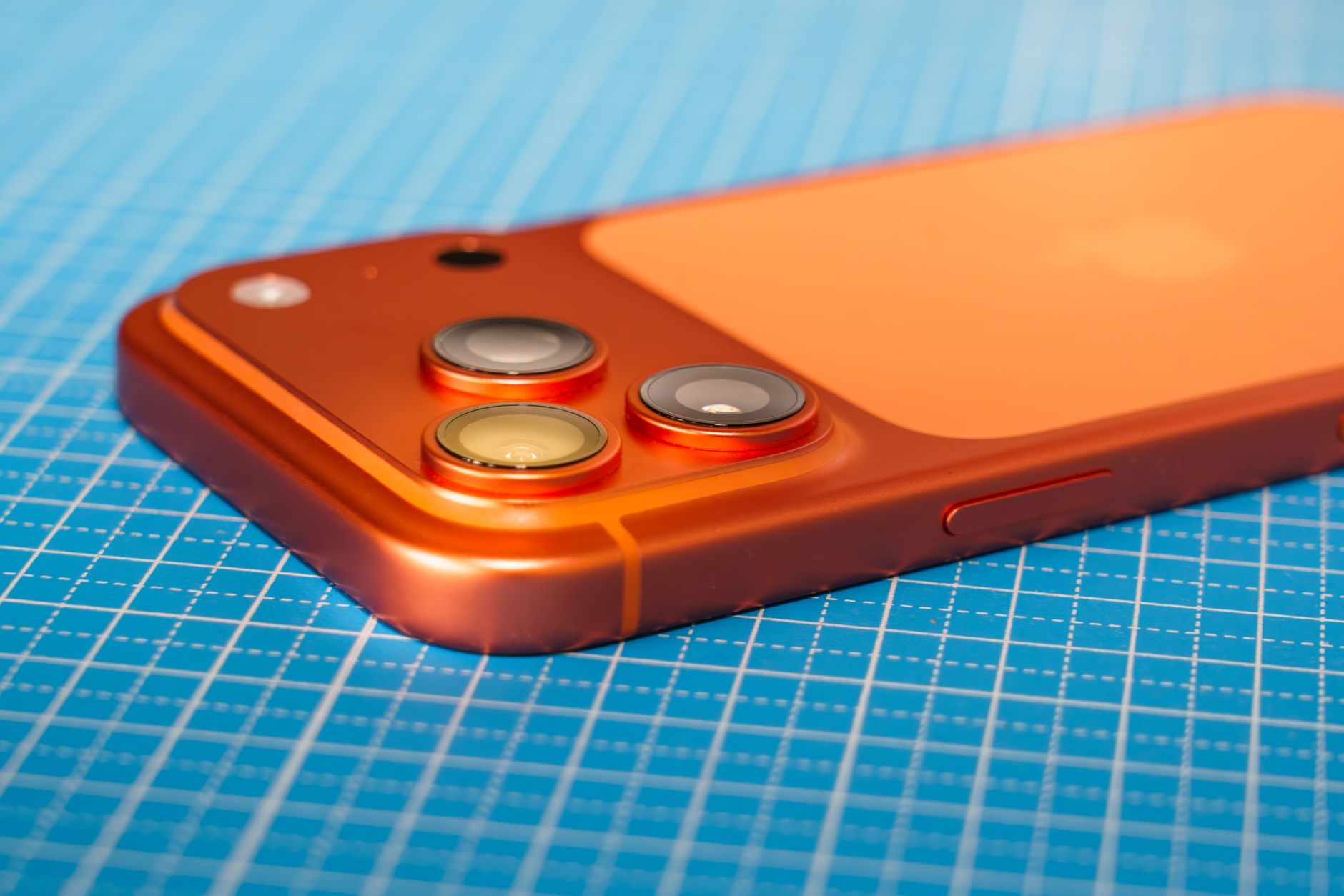 Leaked Images and Technical Details of the iPhone Ultra Reveal Its Most Realistic Features