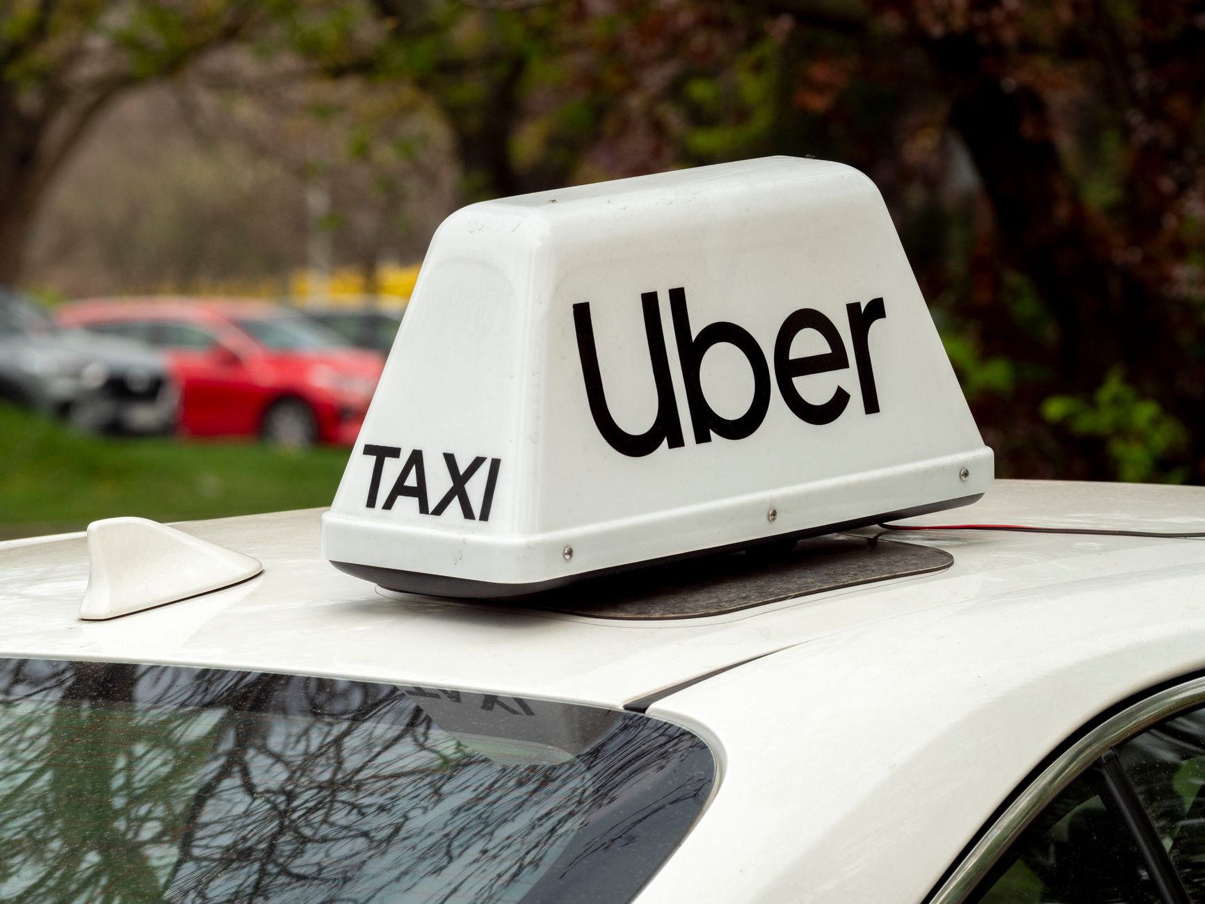 Uber taps Hertz to clean, charge, and fix its Lucid Motors robotaxis