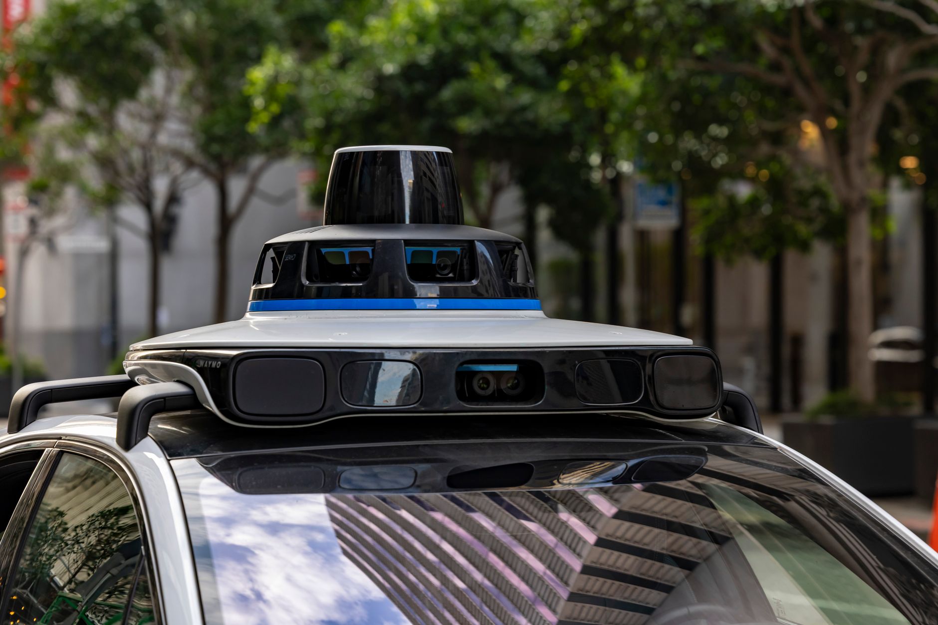 Oro Mobility: Hertz's AI-Driven Gambit in Autonomous EV Fleet Management